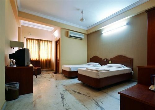 Royal Paris Hotel Chennai Ngoại thất bức ảnh